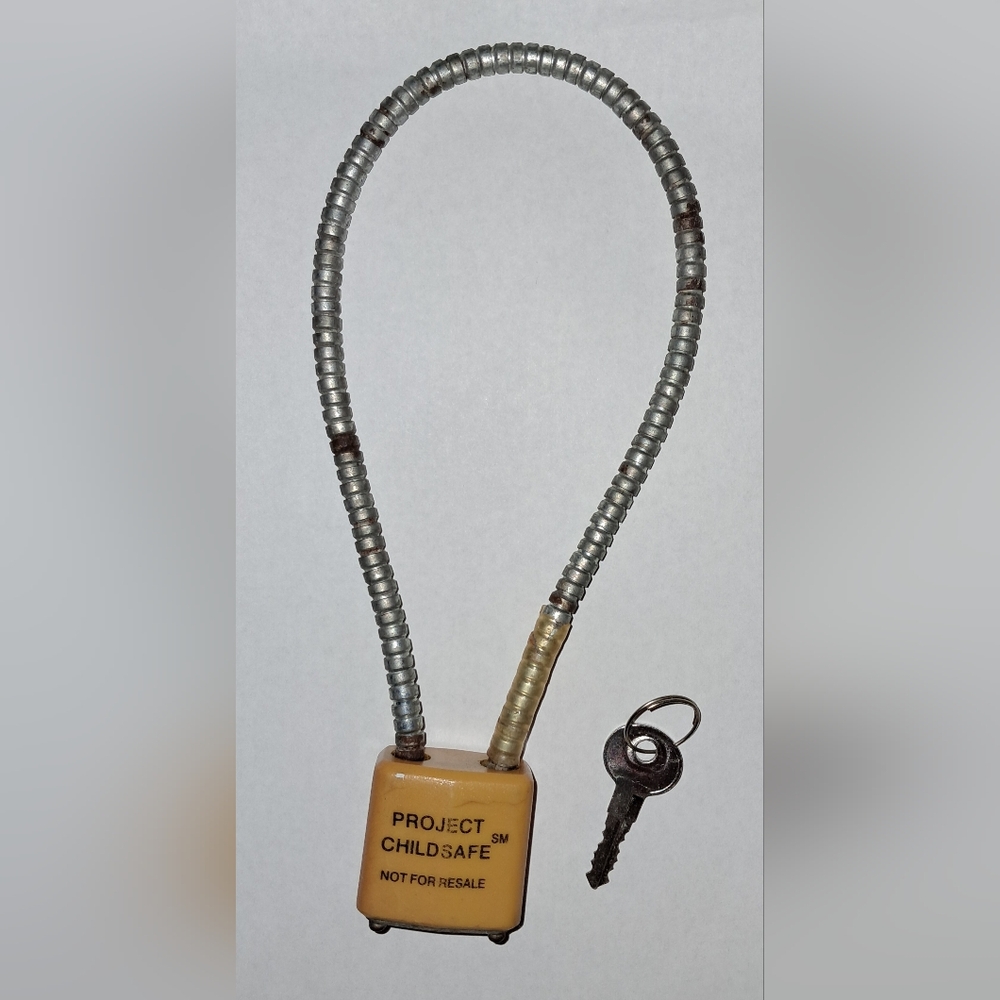 FREE with PURCHASE LOCK & KEY